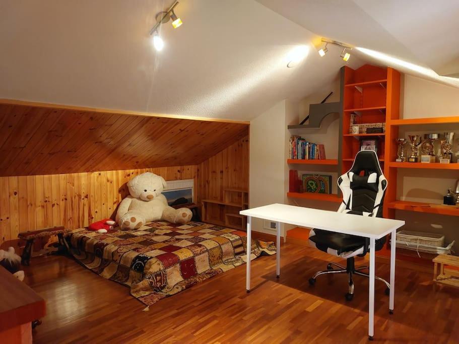 Chalet Urbano En Salamanca Санта Марта де Тормес Екстериор снимка